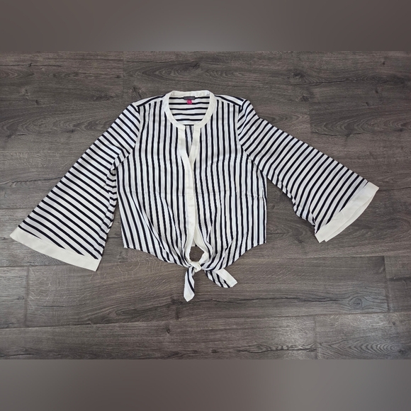 Women's striped Vince Camuto tie front wide sleeve blouse size L - Picture 1 of 7
